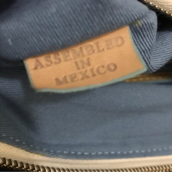 Disney Cruise Line Dooney & Bourke port hole Zip Top shopper Tote Bag - Picture 2 of 13